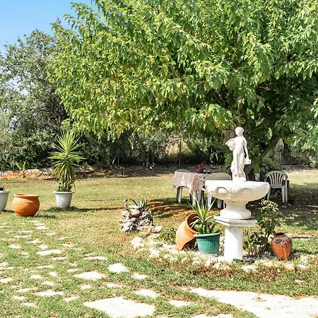 Efrosyni アパート